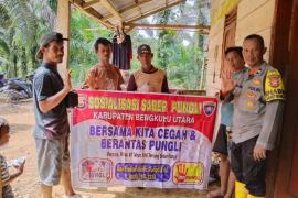 Agar Tidak Terjadi Aksi Pungli Bhabinkamtibmas Lakukan Sosialisasi Saber Pungli 