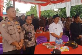 Polisi Hadiri Perpisahan Siswa Siswi XII SMP N 57 Bengkulu Utara