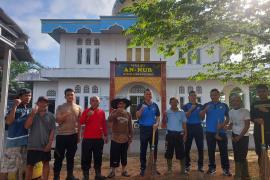 Bakti Religi,  Polsek Ketahun Serentak Bersihkan Tempat Ibadah