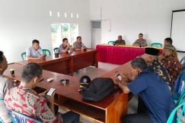 Kapolsek Hadiri Rakor Tripika Ketahun Dengan Kepala Desa Terkait Warem