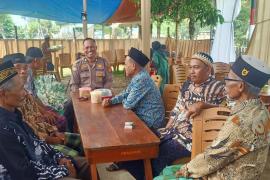 Sambang ke Pesta Pernikahan, Kanit Binmas Sampaikan Pesan Kamtibmas
