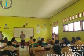 Sat Binmas Polres Kaur Laksanaan Kegiatan Penyuluhan dan Sosialisasi di SMPN 1 Kaur