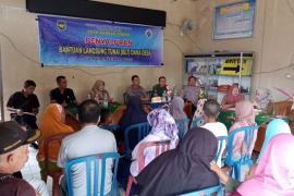 Kapolsek dan Kanit Binmas Polsek Pino, Hadiri Penyaluran BLT DD untuk Tahap 7,8 dan 9 di Desa Binaan