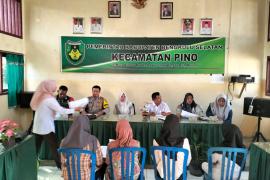 Dukung Program Pemerintah Bhabinkamtibmas Polsek Pino Hadiri Kegiatan Sosialisasi Pencegahan dan Penanganan Stunting Serta Gizi Buruk   