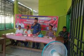Bhabinkamtibmas Polsek Pino Raya Hadiri Rapat kerja Mini Lokakarya di Desa Suka Bandung