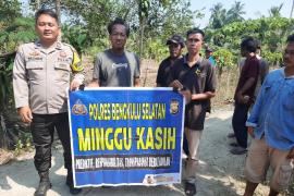 Pererat Jalinan Silaturahmi Monitor Situasi Bhabin Polri dengan Warga Binaannya, Polsek Seginim Lakukan Minggu Kasih