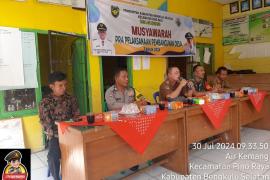 Bhabinkamtibmas Polsek Pino Raya Menghadiri Musyawarah Pra Pembangunan Fisik di Desa Air Kemang