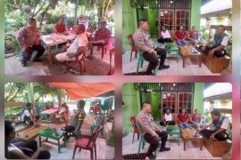 Jelang Pilkada 2024, Bhabinkamtibmas Polsek Muara Bangkahulu Sambangi Warga Sampaikan Imbauan Kamtibmas 