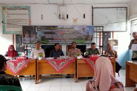 Monitor Perkembangan Pembangunan desa Binaan, Kanit Binmas Polsek Pino hadiri Undangan Musyawarah di Kantor Desa Tanjung Aur I