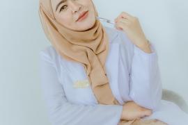 Bengkulu, mengenal sosok dr. Juriah,M.Biomed AAM adalah dokter kecantikan Bengkulu yang  Belajar ilmu aesthetic sampai ke United KIngdom, Inggis.