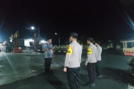 Pastikan Kesiapan Personel Jalankan Tugas, Piket Yanmas Polsek Tanjung Kemuning Gelar Apel Malam 