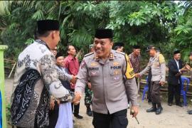 Kapolres Kaur Lakukan Sambang Door to Door untuk Sosialisasi Pilkada Damai
