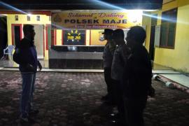 Polsek Maje Gelar Apel Malam Piket Yanmas untuk Tingkatkan Kesiapsiagaan