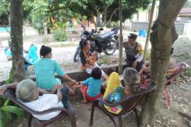 Bhabinkamtibmas Polsek Seginim Ciptakan Suasana Kondusif Jelang Pilkada 2024 dengan Sambang Dialogis dan Cooling System