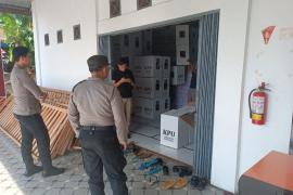 Polresta Bengkulu, Laksanakan Pengamanan dan Pengepakan Logistik Pilkada Kota Bengkulu di Gudang Logistik KPU