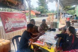 Bhabinkamtibmas Polsek Padang Ulak Tanding Gelar Jumat Curhat untuk Tingkatkan Kamtibmas