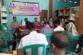 Bhabinkamtibmas Polsek Manna Menghadiri Musyawarah Rencana Pembangunan Desa Ketaping