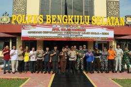 Polres Bengkulu Selatan Gelar Apel Pasukan Operasi Lilin Nala-2024 untuk Amankan Natal dan Tahun Baru