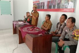 Bhabinkamtibmas Polsek Pino Raya Hadiri Musyawarah Rencana Kerja Pembangunan Desa Tahun 2026 Desa Binaan