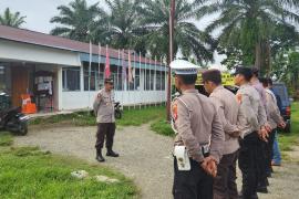 Polres Bengkulu Selatan Siagakan Personel PAM 24 Jam di Kantor KPU Pasca Pilkada 2024