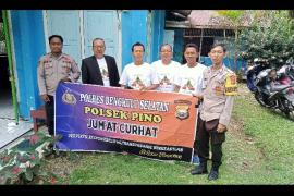 Perkuat Sinergitas dengan Warga, Polsek Pino Gelar Jumat Curhat di Desa Padang Mumpo