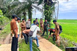 Kapolsek Manna dan Kanit Binmas Polsek Manna Hadiri Sertifikasi Pekerjaan Fisik Tahun 2024 di Desa Ketaping