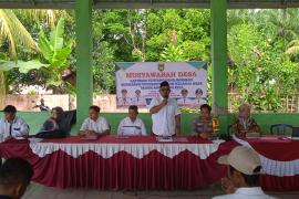Bhabinkamtibmas Polsek Pino Raya Hadiri Musyawarah Desa Pertanggungjawaban APBDesa