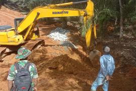 Progres Pembuatan Plat Dekker TMMD Ke-124 Kodim 0408/BS Memasuki Proses Pemasangan Pondasi
