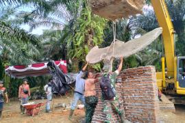 Pembangunan Tugu Prasasti TMMD Ke-124 Kodim 0408/BS Hampir Rampung