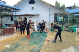 Polri Peduli Pendidikan, Pulihkan Fasilitas Pendidikan di SMA Negeri 1 Tanjung Pura Pascabanjir