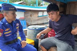 Ditpolairud Polda Bengkulu Laksanakan Patroli Menggunakan Kapal Polisi XXVII-2001 di Perairan di Pulau Baai, Berikan Himbauan Keselamatan kepada Nelayan