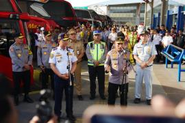 Tinjau Terminal Pulo Gebang, Kapolri Tekankan Utamakan Keselamatan Penumpang!