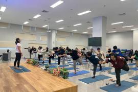 BINUS @Malang Dorong Kesehatan Mental lewat Mindfulness Yoga