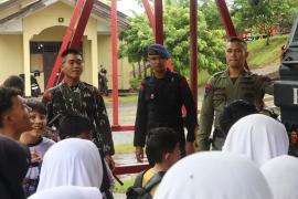 Satuan Brimob Polda Bengkulu Terima Kunjungan Edukatif Siswa SDN 17 Kota Bengkulu