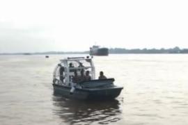 Polri Siagakan Swam Boat di Kutablang Bireuen, Bantu Mobilitas Warga Pascabencana