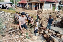 Gotong Royong Pascabanjir, Polri Pulihkan Drainase Tersumbat dan Gorong-gorong di Rusip Antara