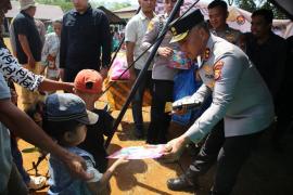 Kapolda Bengkulu Pimpin Offroad Jelajah Berkah Bhayangkara ke 2 di Batik Nau, Bengkulu Utara : Salurkan Bansos untuk Warga Terpencil