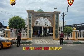 Polwan Ditsamapta Polda Bengkulu Laksanakan Patroli Pengamanan Sholat Jumat