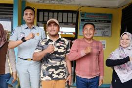 Jasa Raharja Bengkulu Bersama Tim Samsat Manna Lakukan Kunjungan Desa Terkait Tunggakan Pajak Kendaraan