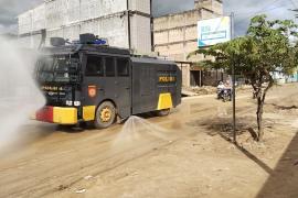 Water Cannon Disemprotkan di Jalan Lintas Aceh Selatan, Polri Minimalisir Debu Pasca Banjir