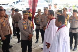 Kapolda Bengkulu Tinjau Pengamanan Gereja HKBP Jitra dalam Rangka Operasi Lilin Nala 2025