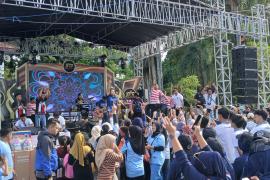 Dari Balik Jeruji ke Panggung Rakyat: Nato Band & Musik Daul Lapas Pamekasan Guncang Ribuan Warga Pamekasan
