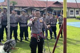 Batalyon A Pelopor Brimob Bengkulu Latihan SAR Prusiking untuk Hadapi Medan Sulit