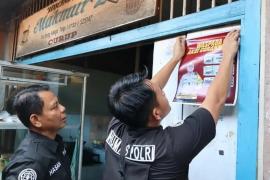 Humas Polres Rejang Lebong Pasang Stiker Himbauan di Tempat Keramaian, Antisipasi Curanmor