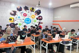 Telkom AI Center Makassar Bekali Mahasiswa Bangun Web Portfolio AI untuk Hadapi Gig Economy