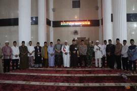 Kapolres Kepahiang Hadiri Shalat Isya, Tarawih dan Peringatan Nuzulul Qur’an Bersama Pemkab Kepahiang