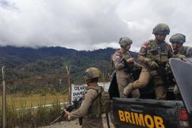 Patroli Humanis di Intan Jaya, Satgas Ops Damai Cartenz Duduk dan Berdialog dengan Warga
