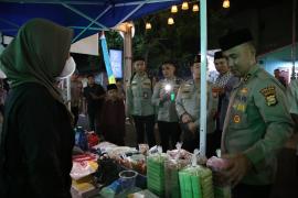 Momentum Ramadan, Kapolda Bengkulu Jalin Kebersamaan dengan Jamaah Masjid Nurul Iman dan Anggota KAMMI