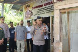 Bedah Rumah ke-70 Dimulai, Kapolda Bengkulu Ground Breaking Rumah Warga di Bengkulu Utara