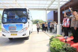 Kapolda Bengkulu Pimpin Pelepasan Bus Mudik Gratis dalam rangka Idul Fitri 1447 H